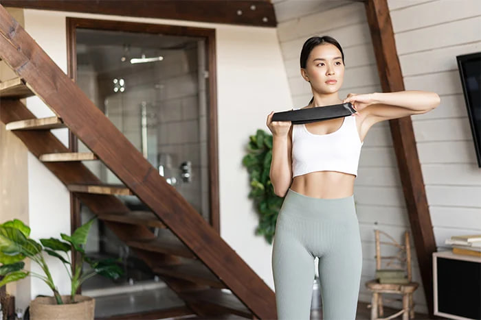 【เมนูออกกำลังกายด้วยแถบยางยืด】จากไหล่ถึงสะโพกขา ครบทุกกล้ามเนื้อในร่างกายแค่ใช้แถบยางยืดเส้นเดียว!